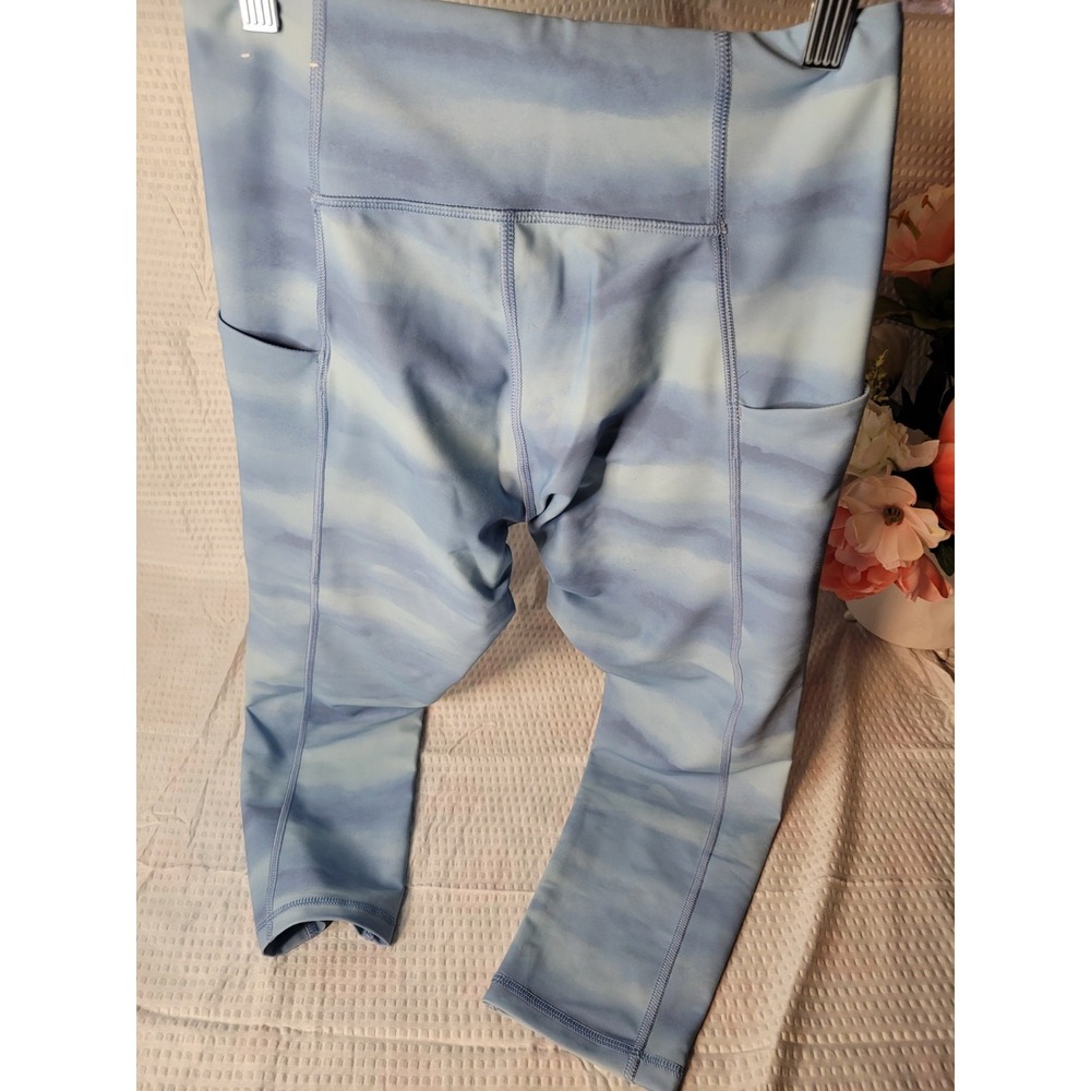 Women's Tek Gear Capri Leggings Blue Medium‎